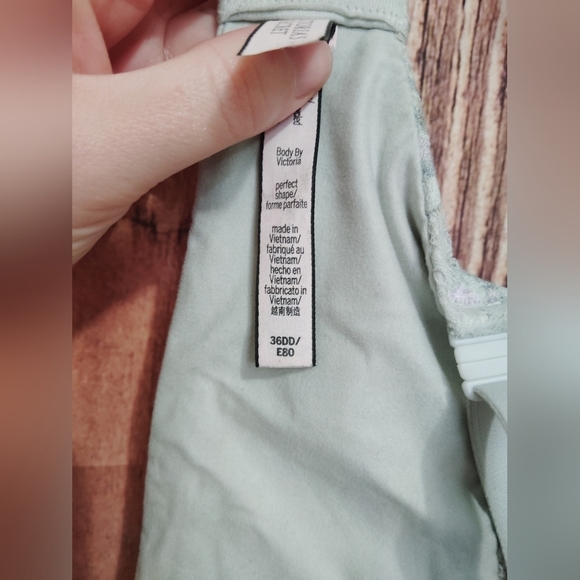 2 for 30$ Victoria Secret Elegant Lace Underwire Bra - Picture 4 of 7